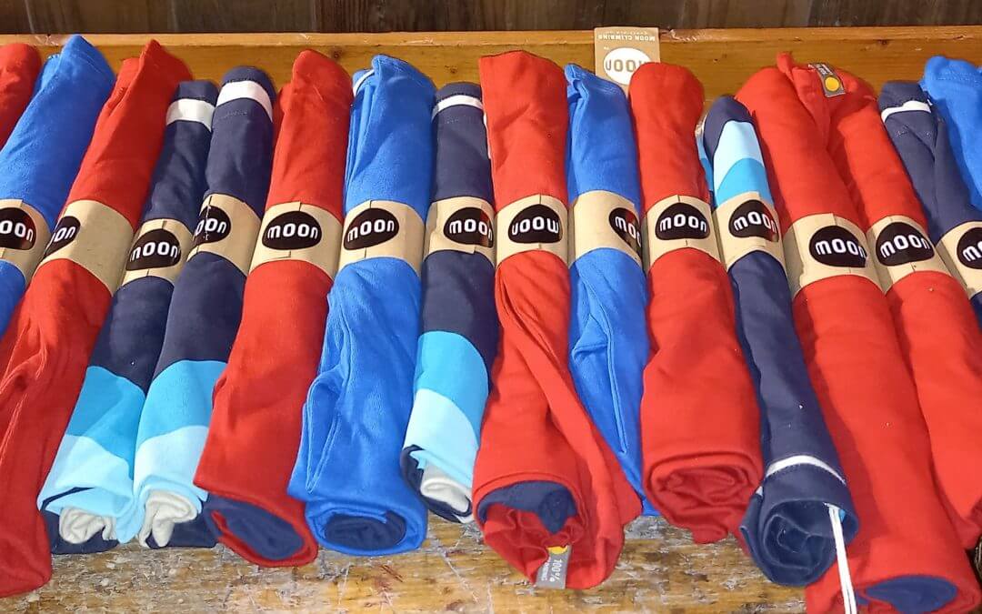 Tank-Top`s & T-Shirts von MOON